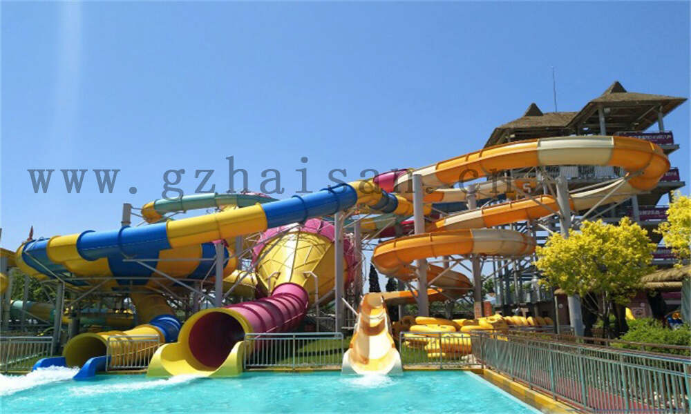 选择水上乐园设备看哪几个方面