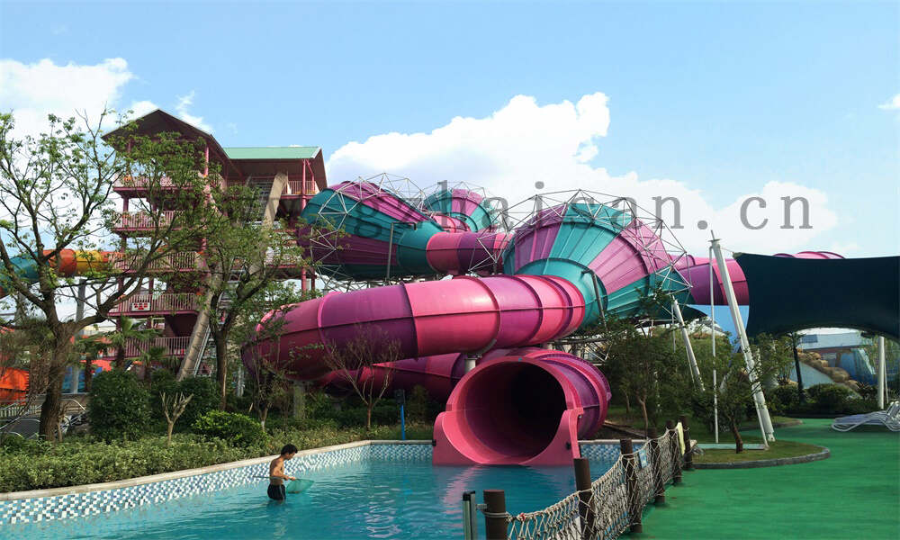 水上乐园管理中如何提升园区的美食和餐饮体验？