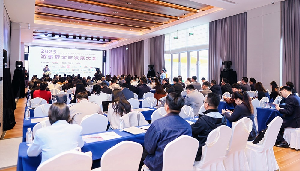 科技铸就非凡体验，专业成就行业标杆——金年会荣膺2025金冠奖“杰出水滑道设备奖”