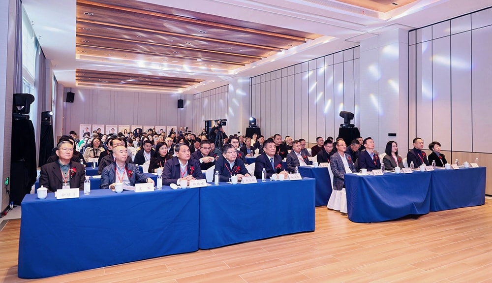 科技铸就非凡体验，专业成就行业标杆——金年会荣膺2025金冠奖“杰出水滑道设备奖”